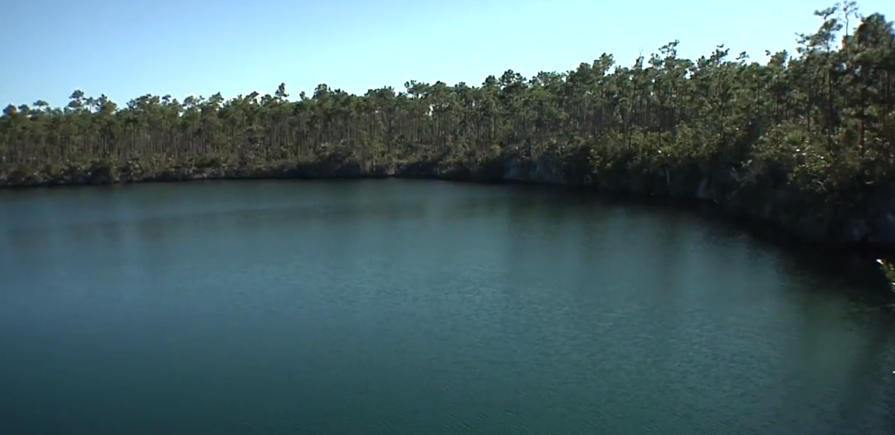 Rainbow Blue Hole 