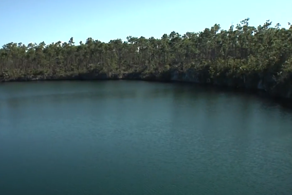 Rainbow Blue Hole 